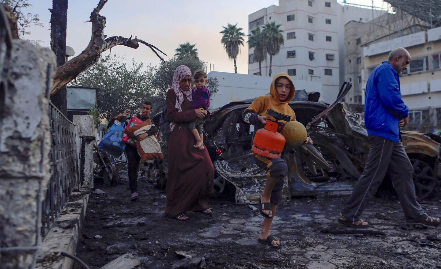 مؤسسة الإمام الخوئي الخيرية تدین بشدة قصف مستشفى الاهلی فی غزة